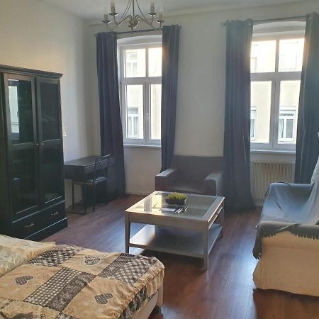 Spacious Apartment Near The Center Wien Eksteriør billede