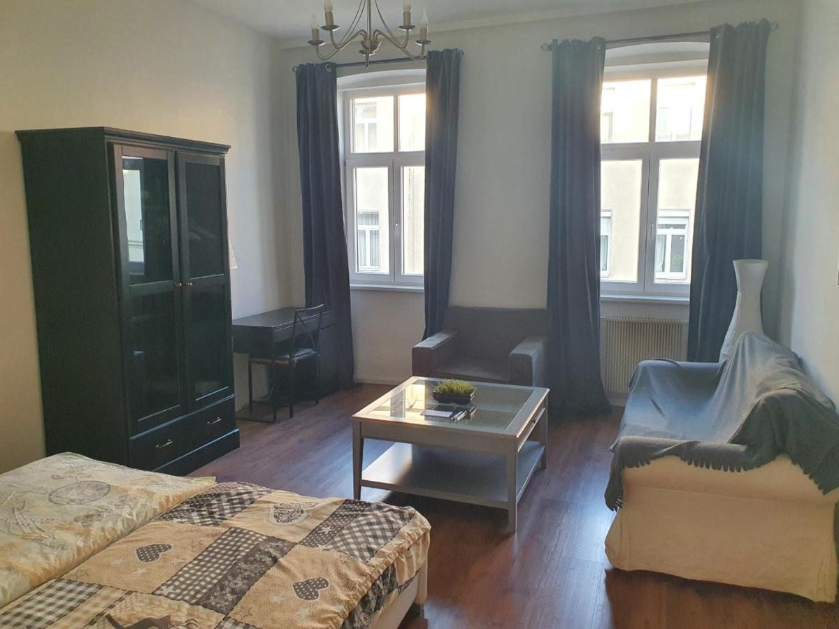 Spacious Apartment Near The Center Wien Eksteriør billede