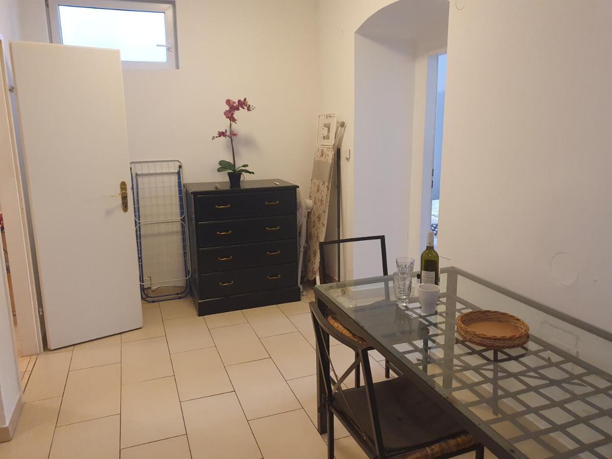 Spacious Apartment Near The Center Wien Eksteriør billede
